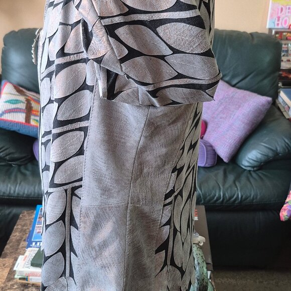 Unique leather on sheer woman jacket. - Picture 3 of 4